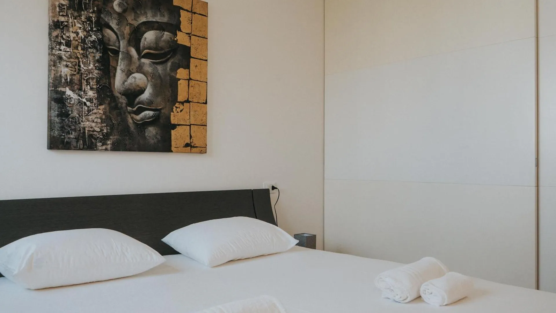 Tolstoi Apartment Milan Italy