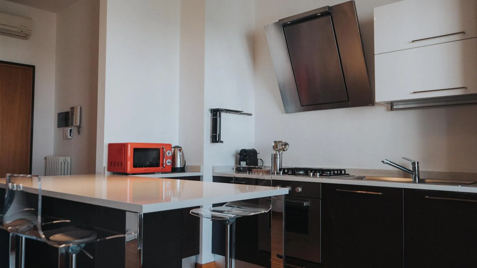 Tolstoi Apartment Milan