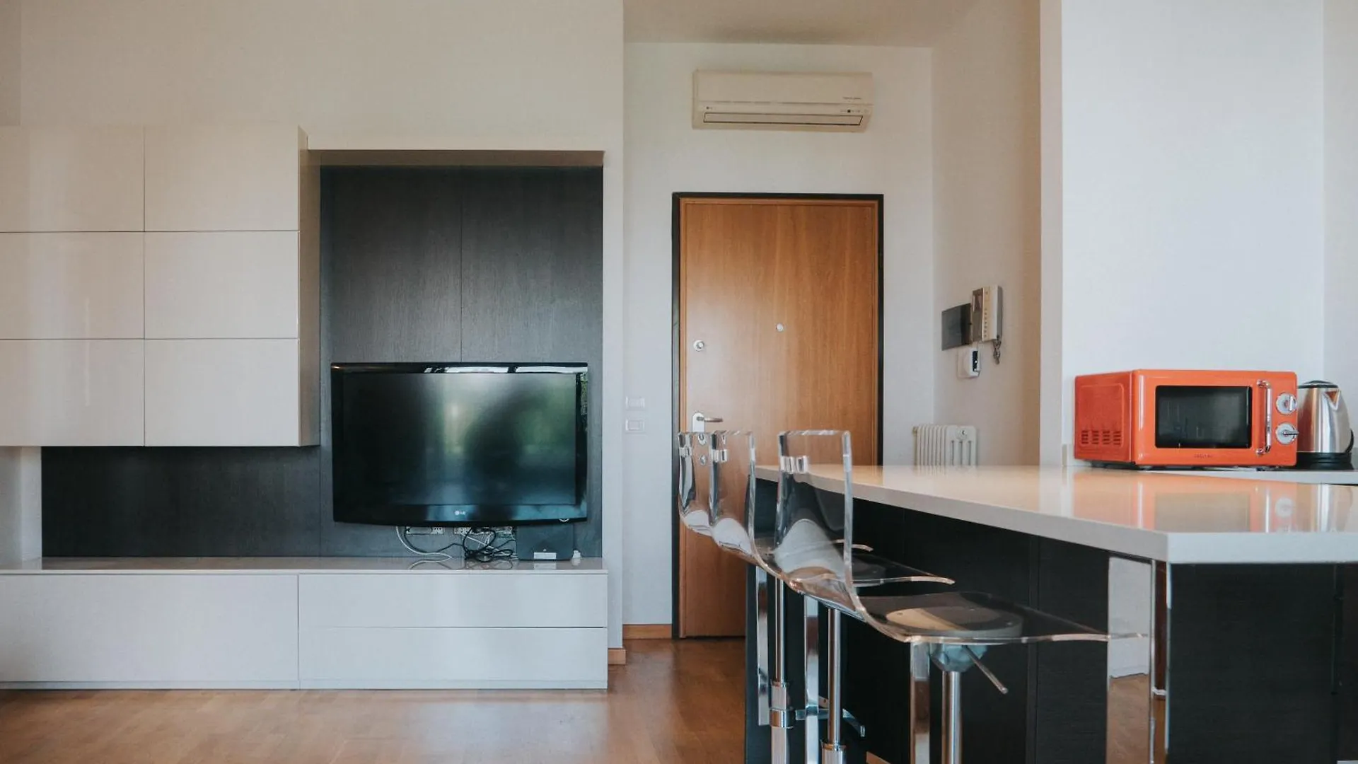 Tolstoi Apartment Milan