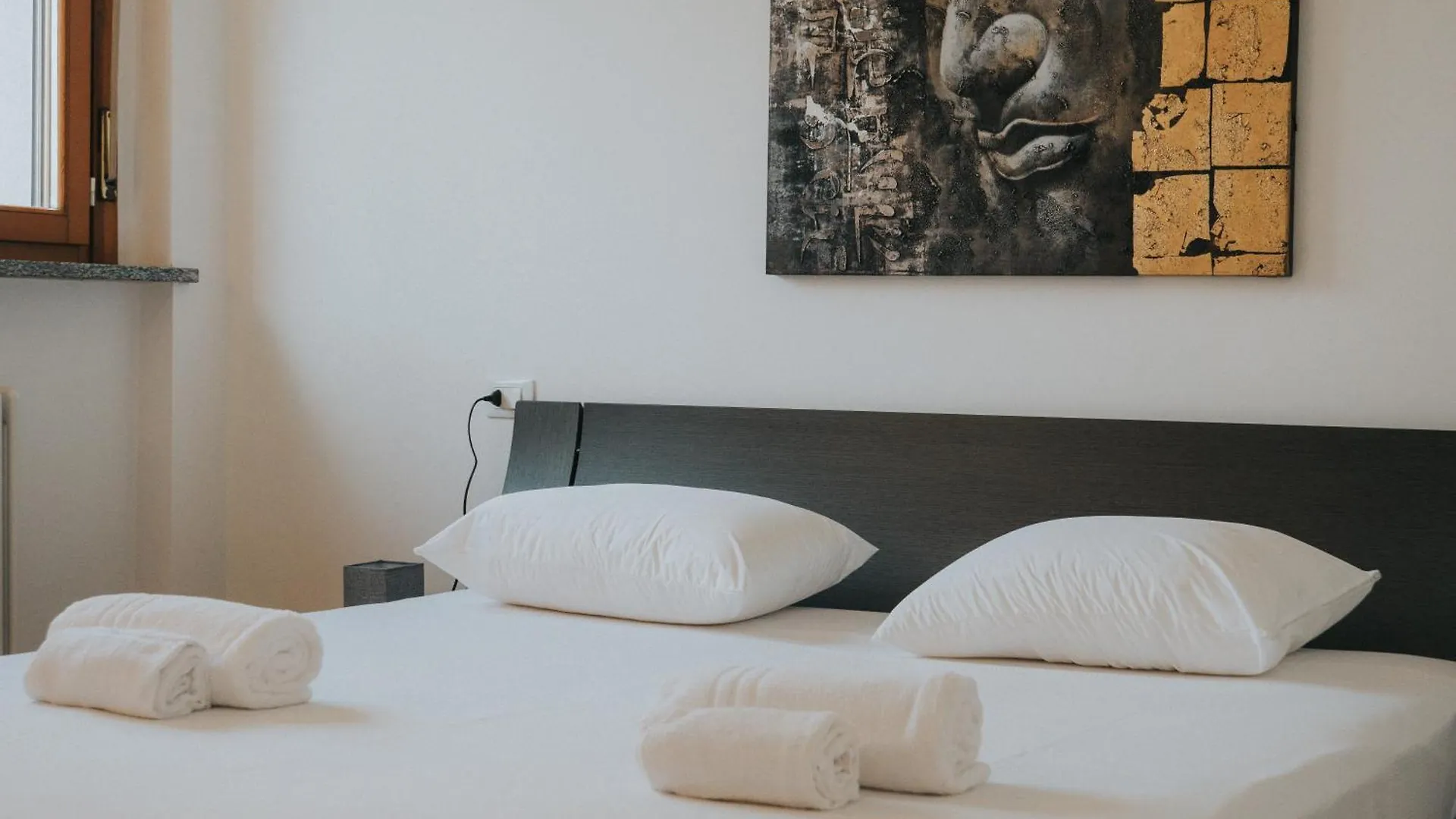 Tolstoi Apartment Milan Italy